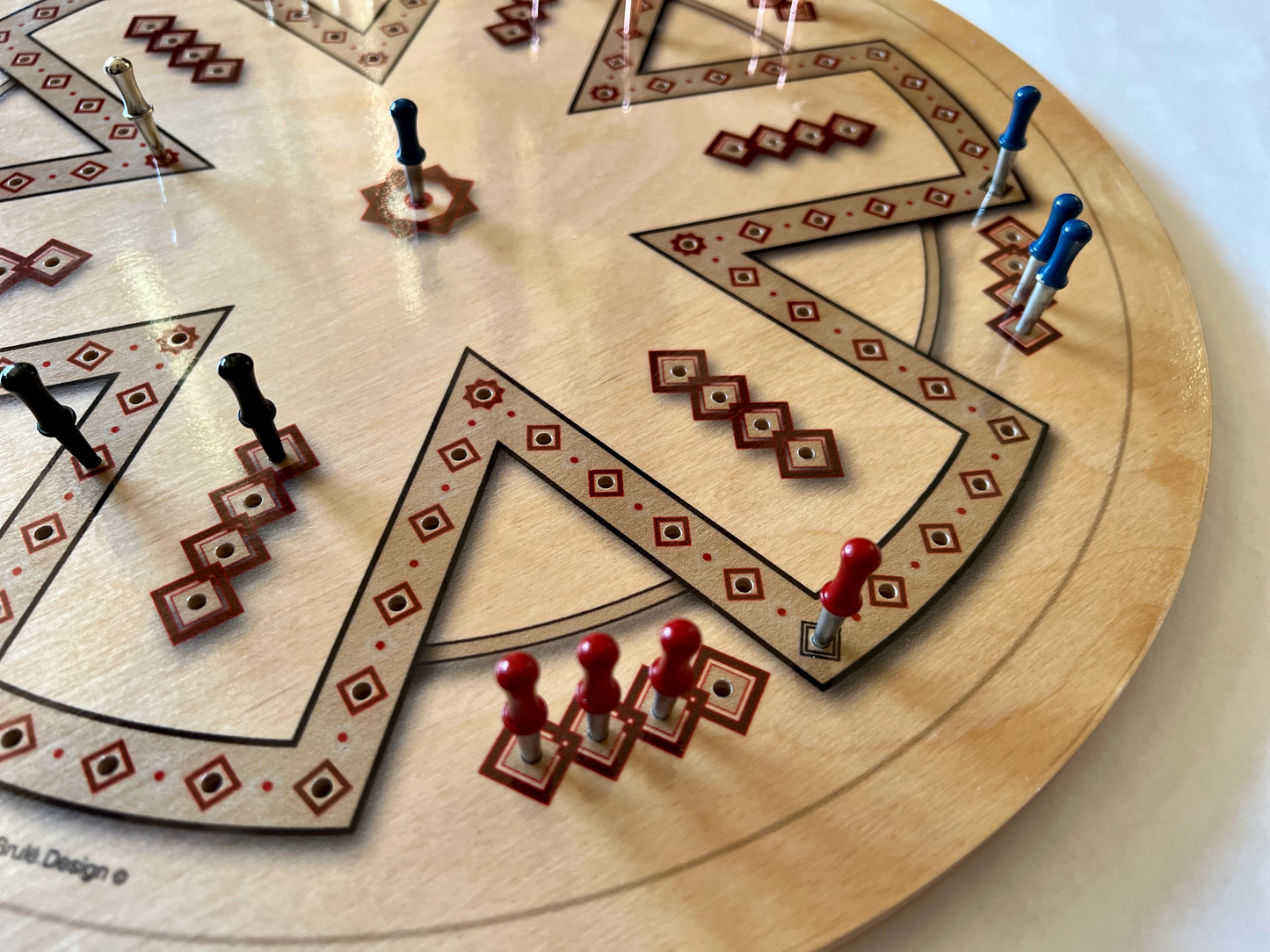 6 Player Round Pegit Board Game